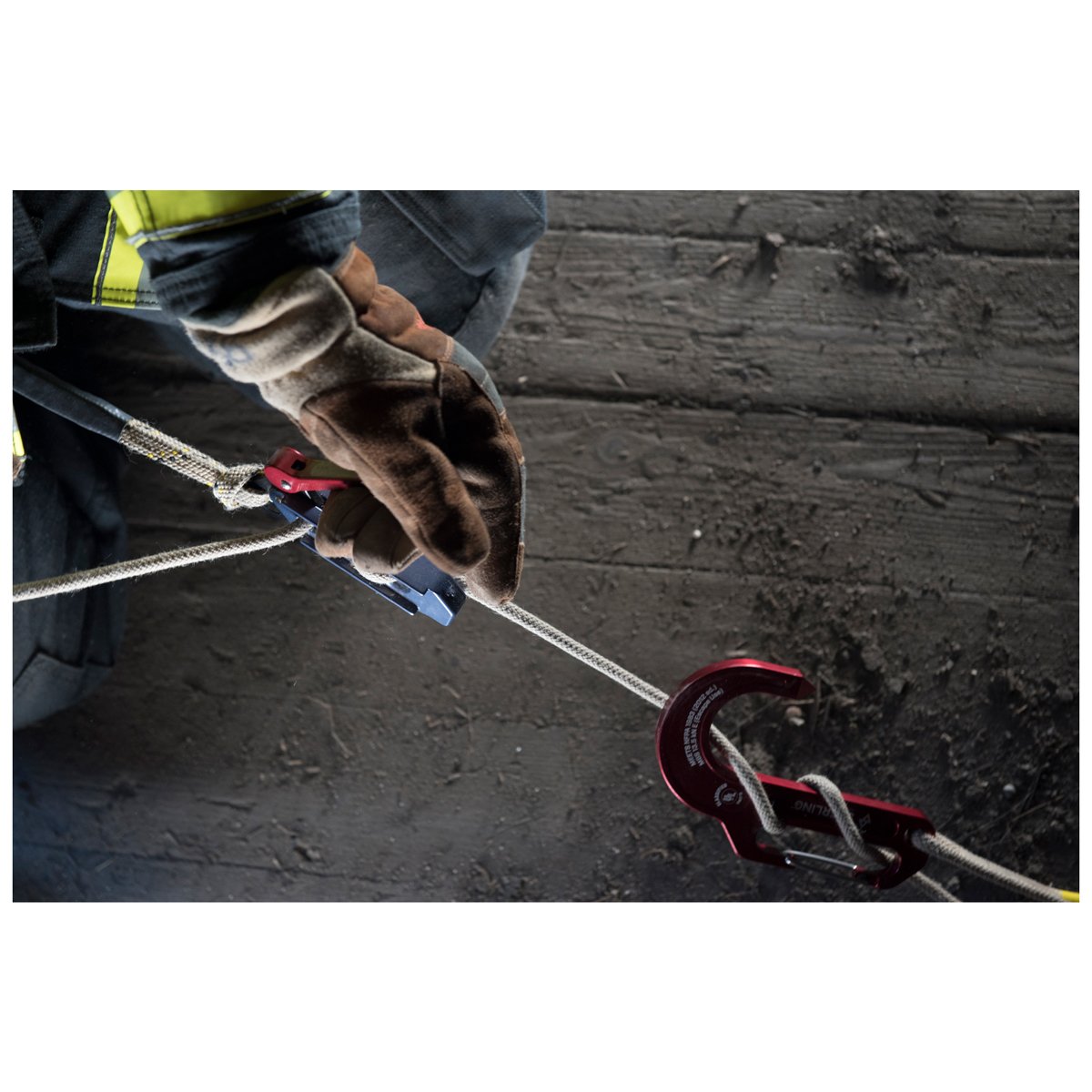 fcx-action-payout-handle-with-hook-top-down.jpg